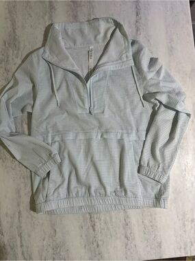Lululemon Pack Light Pullover in Almost Blue size 8